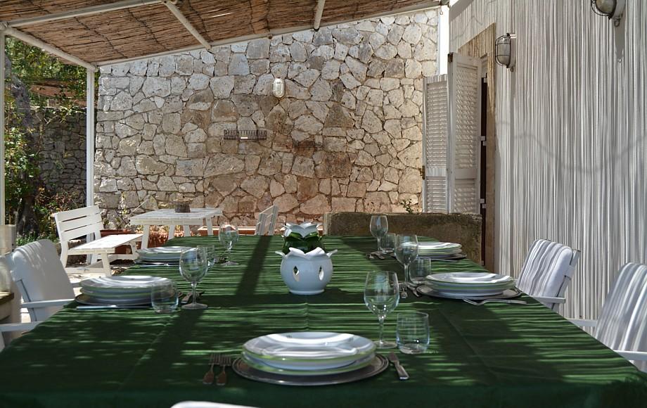 Rez de chaussée - Pergola avec vue sur la mer pour diner